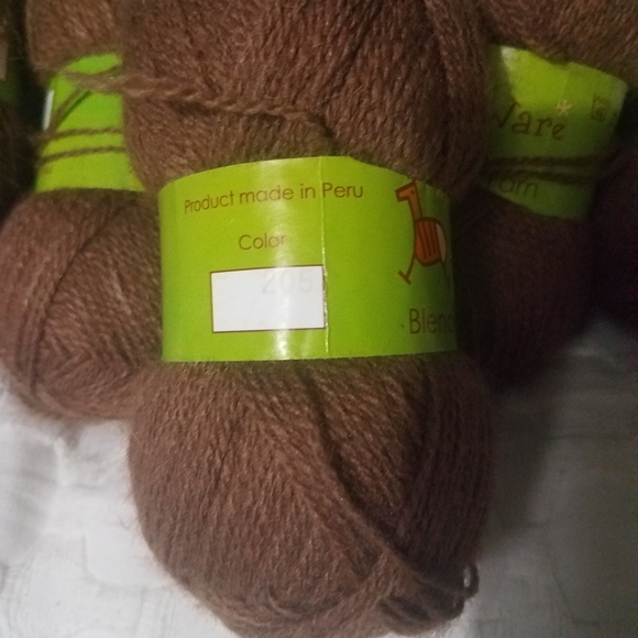 Alpaca Ware Blended Alpaca Yarn- about 5 skeins - Picture 3 of 6
